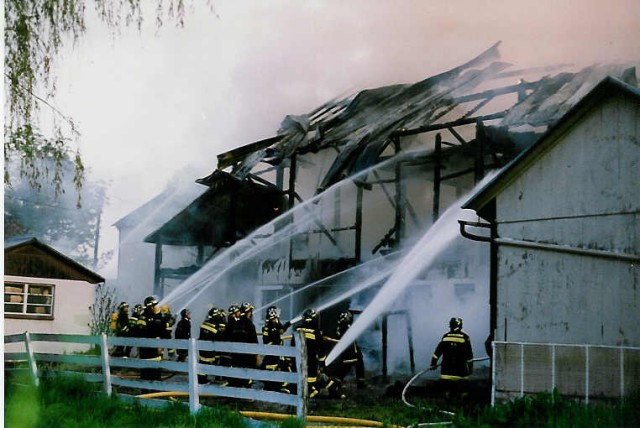 The morning of our annual Chicken Barbecue, we assisted the Intercourse Fire Co. at this barn fire at New Holland Road & Route 340... 5/22/93